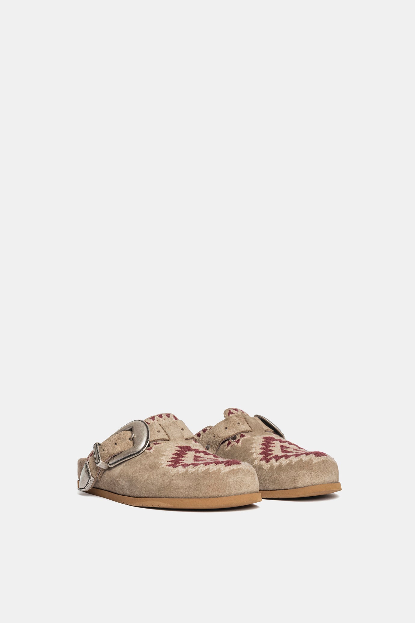 Sabot en daim gris tourterelle avec broderie FUS10