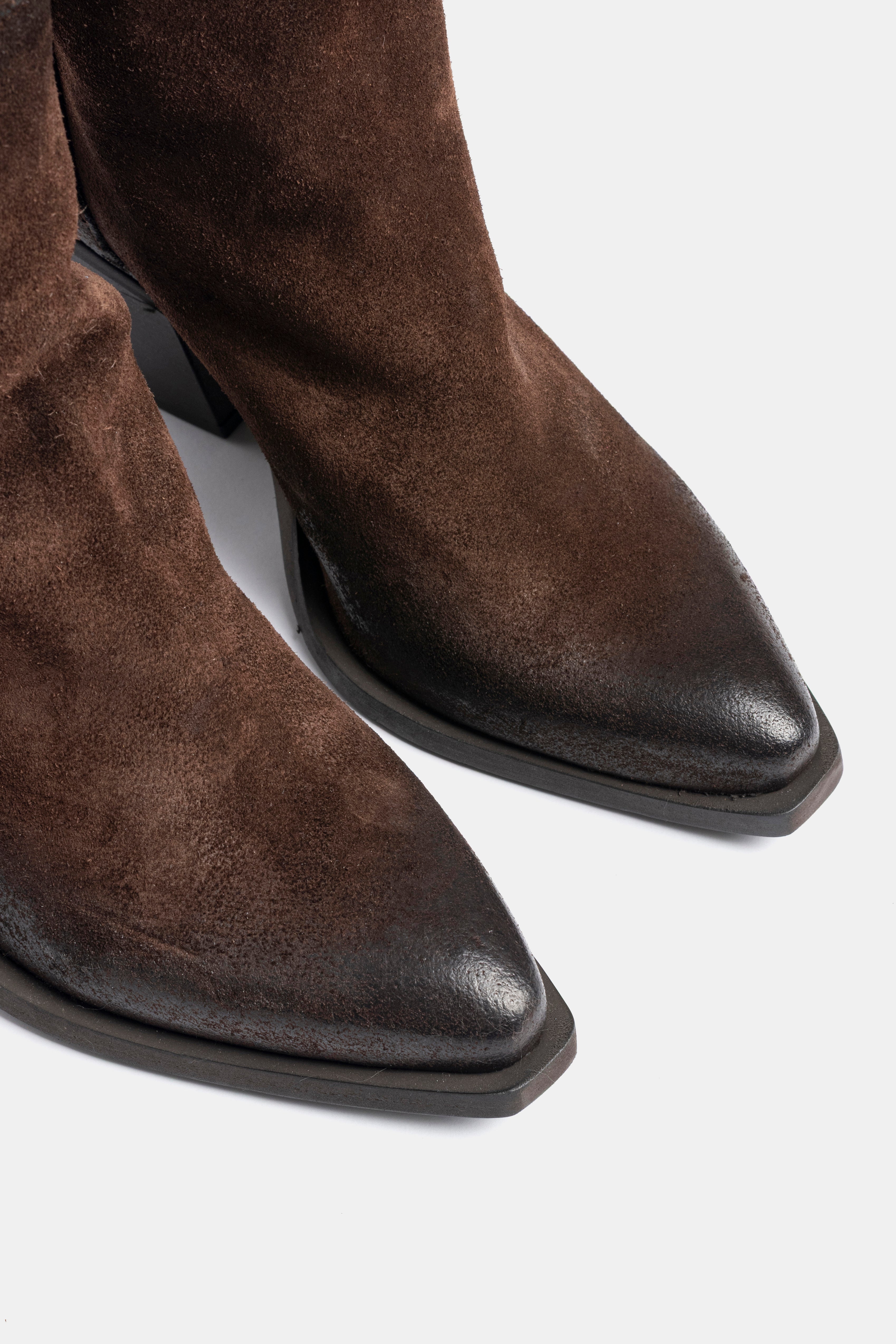 XD2416 Suede Texan Ankle Boots