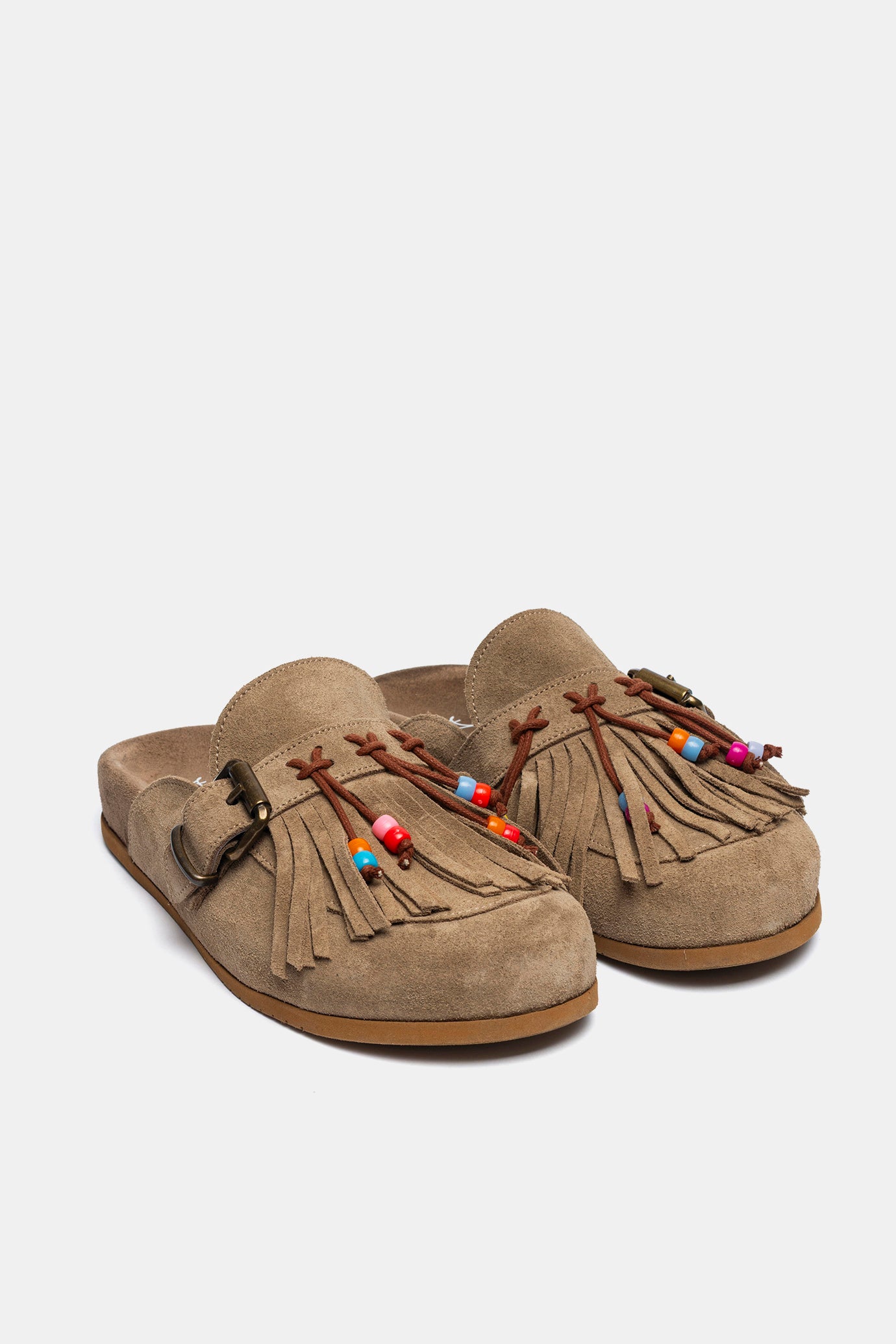 Sabot in camoscio tortora con frange e corallini colorati FUS6