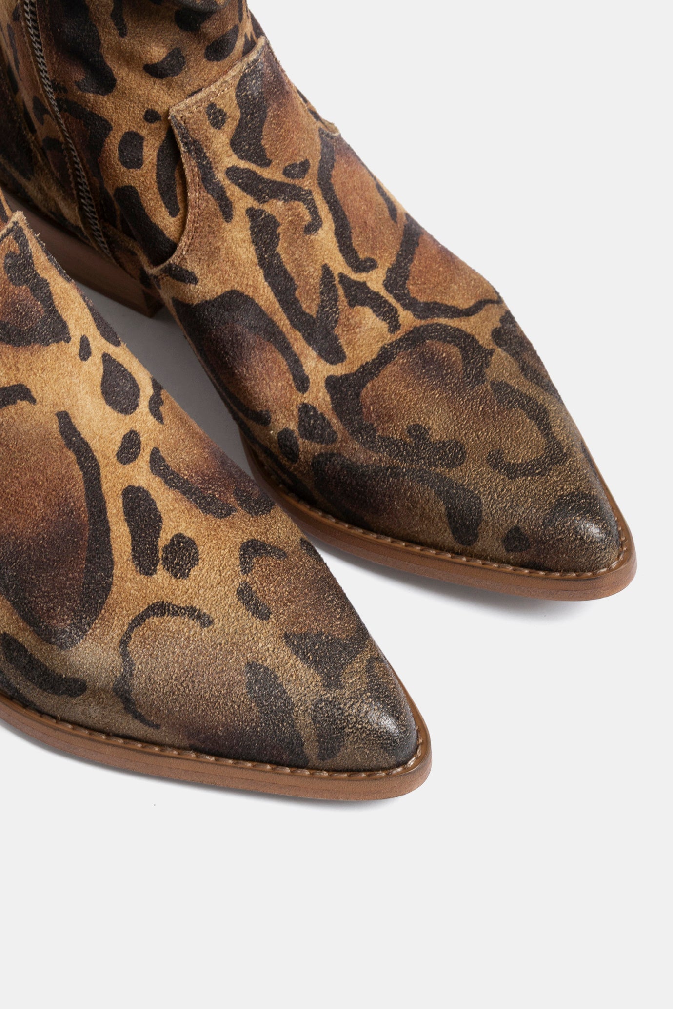 SF2537 Suede Texan Ankle Boots