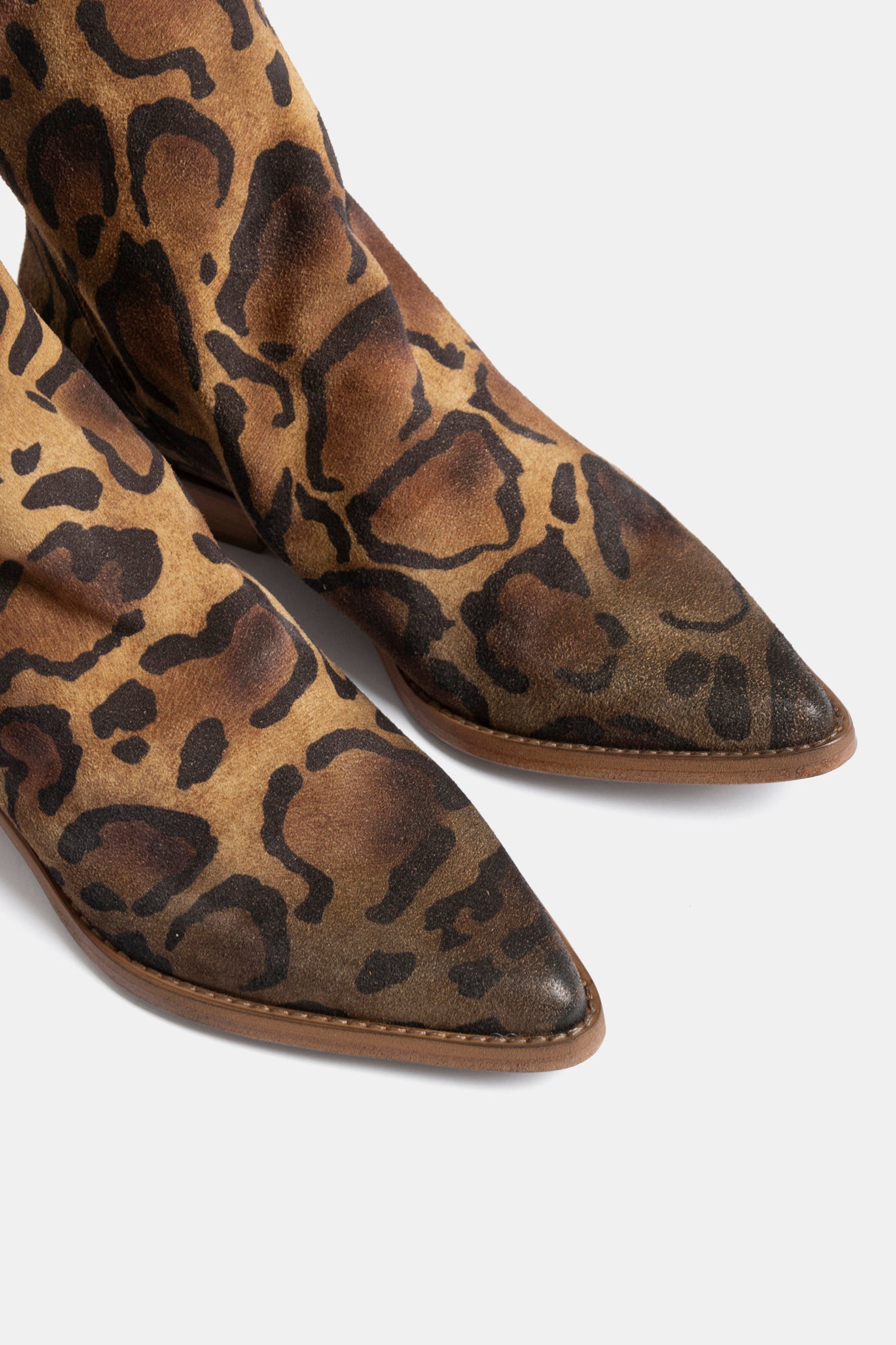 Suede ankle boots SF2543