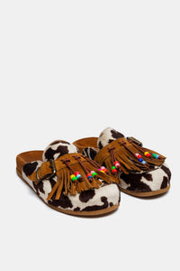 Sabot in cavallino con frange e corallini colorati FUS6 - mucca marrone