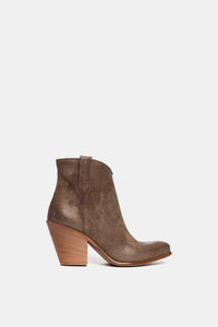 Mustang Suede Ankle Boots VT757